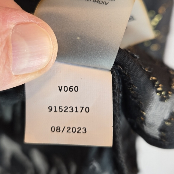 Vince Camuto Women's Blouse Sz M Black Burnout With Sparkle Gold Front Button - Picture 8 of 11